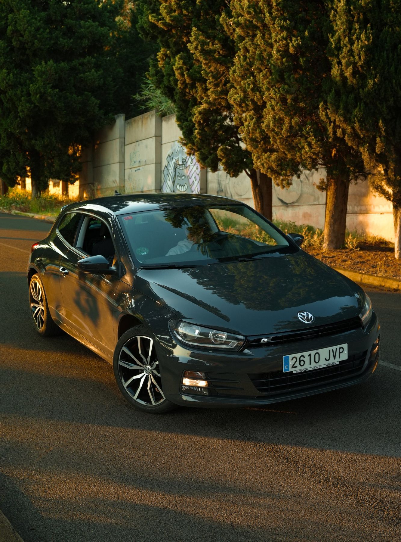 VW Scirocco en golden hour